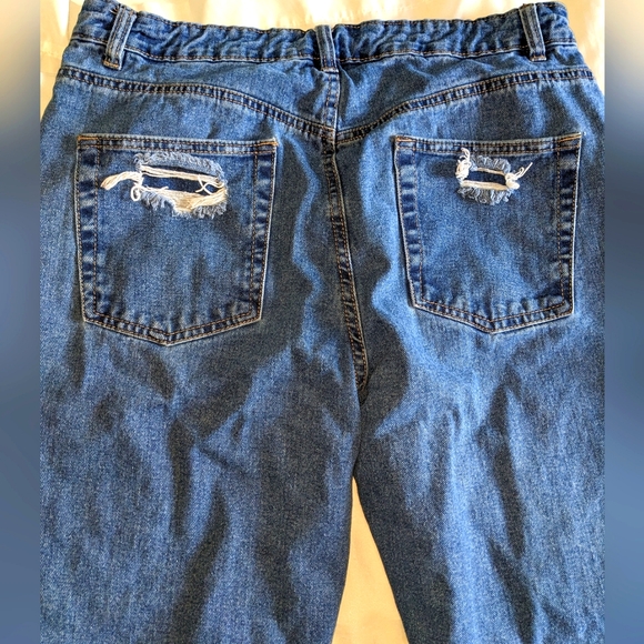 Refuge Denim MOM Distressed Jeans - Picture 12 of 16